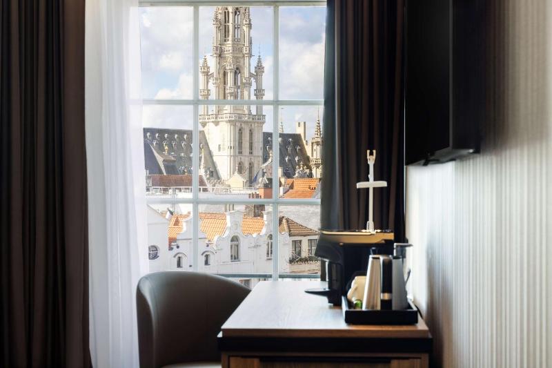 Standard Double or Twin Room with View image 1