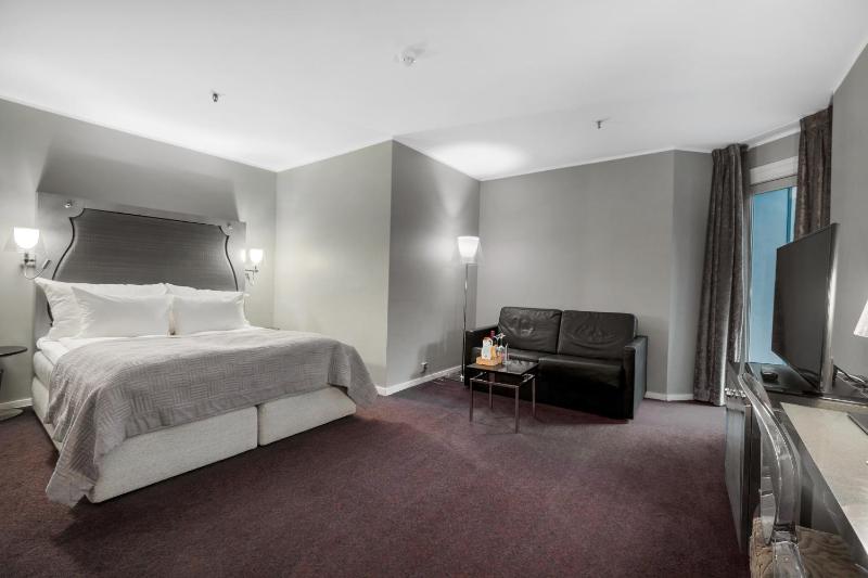 Deluxe Double Room image 4