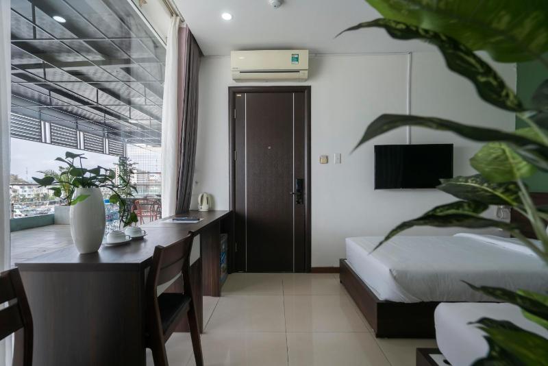 COCO Tuan Chau Hotel - image 3