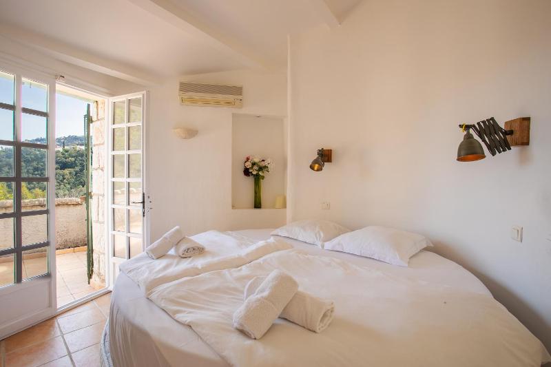 VILLA JUSTINE VI4239 By Riviera Holiday Homes - image 29