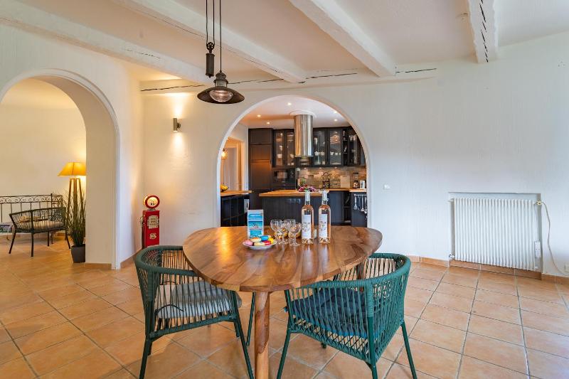 VILLA JUSTINE VI4239 By Riviera Holiday Homes - image 30