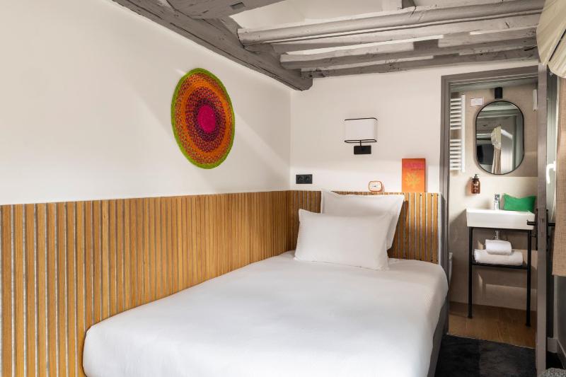 Single Room image 3