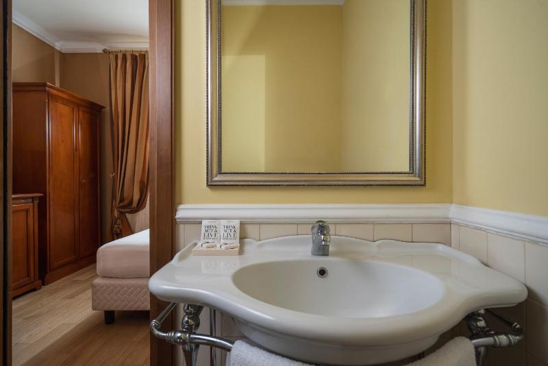 Superior Double or Twin Room image 2