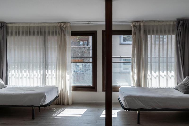 Standard Quadruple Room image 2