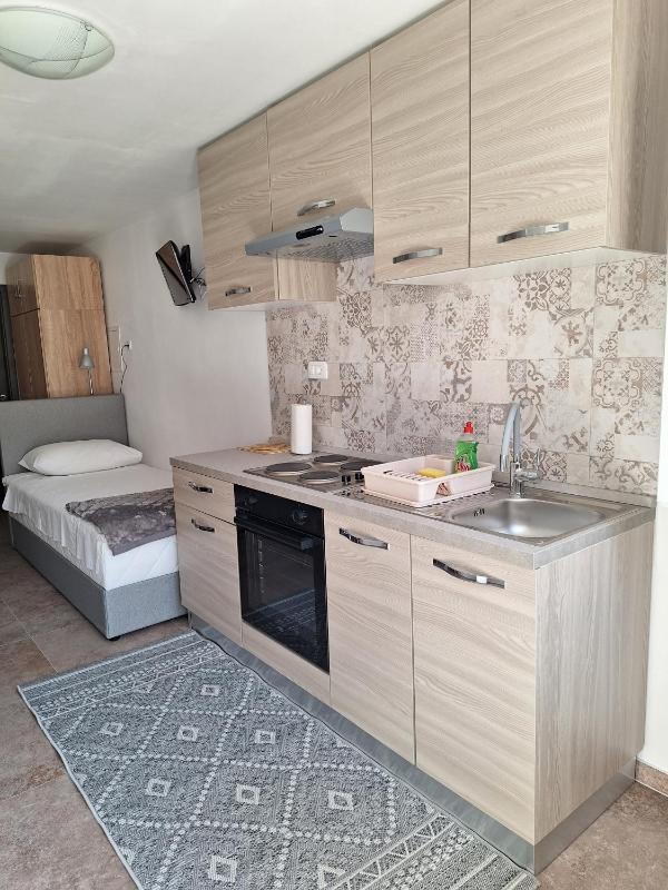 Iva studio apartment - image 3