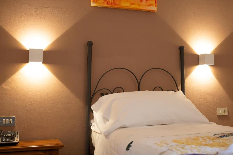 Single Room image 1