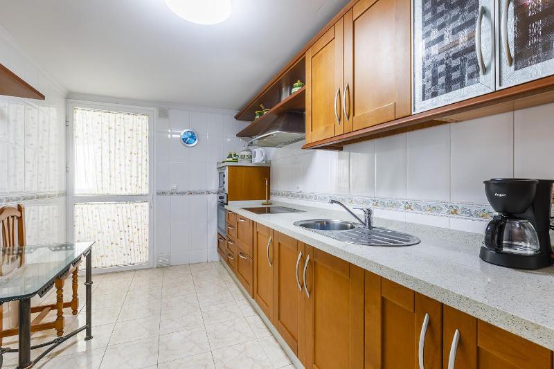 A&N Spacious Terrace Family Apartment Downtown - image 17