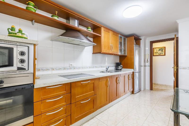 A&N Spacious Terrace Family Apartment Downtown - image 16