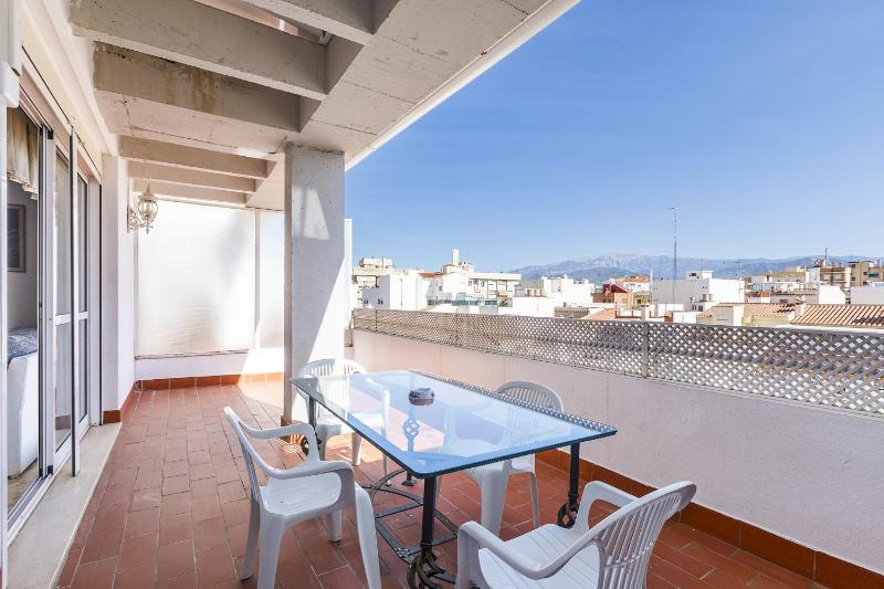A&N Spacious Terrace Family Apartment Downtown - image 1