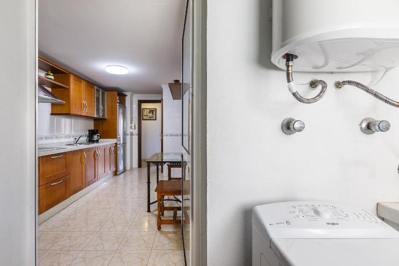 A&N Spacious Terrace Family Apartment Downtown - image 12