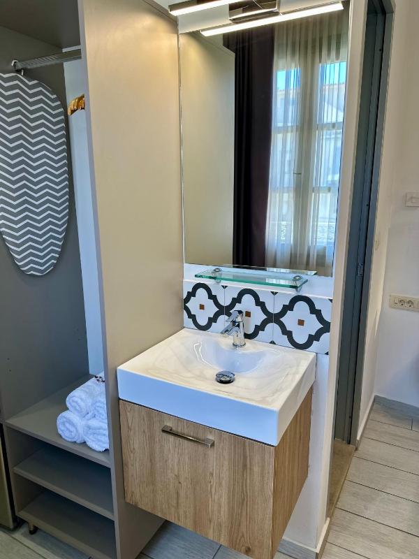 Standard Double Room image 2
