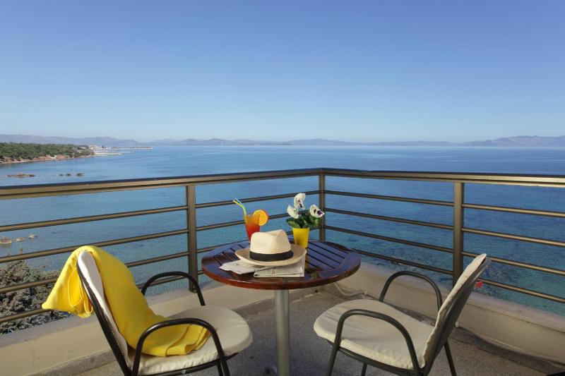 Executive Double or Twin Room with Sea View image 1