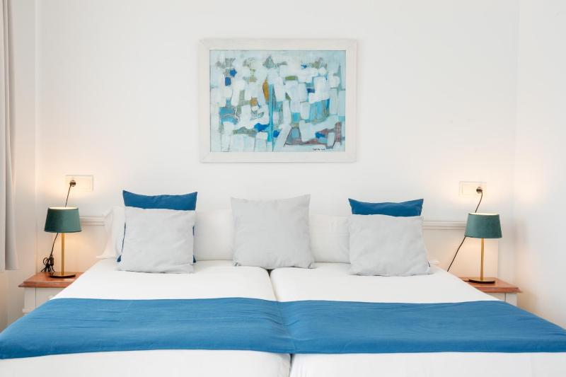Premium Double Room image 4