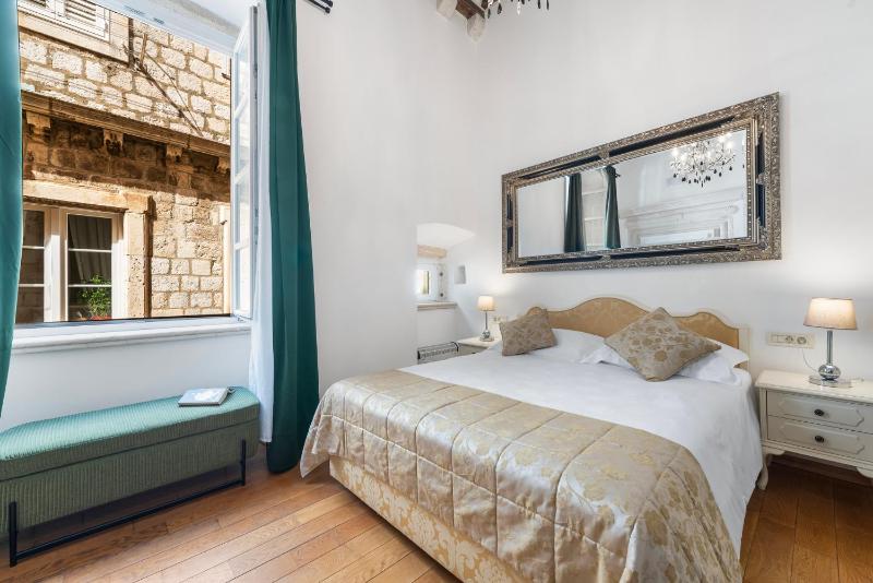 Deluxe Double Room - Palmoticeva Street 2 image 4