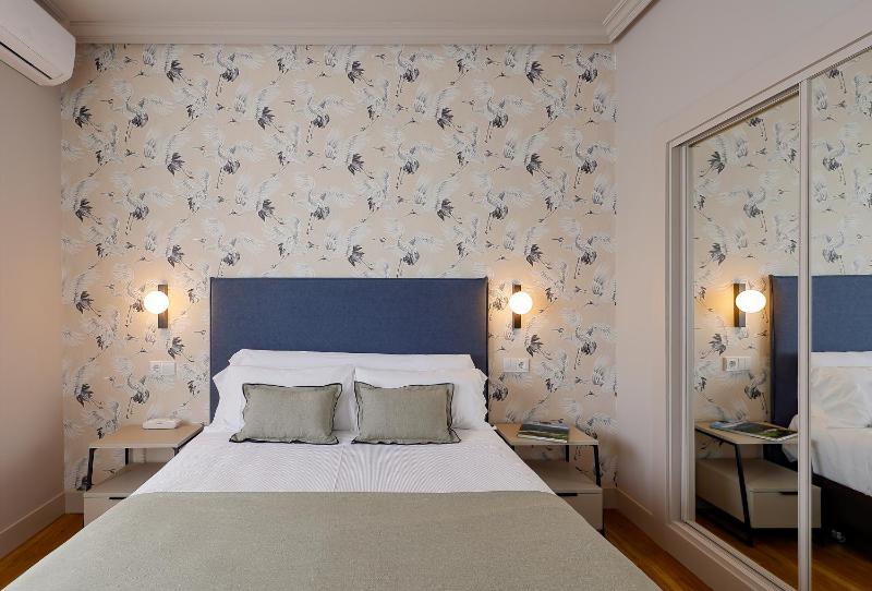 Double or Twin Room image 3