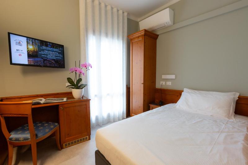 Single Room image 3