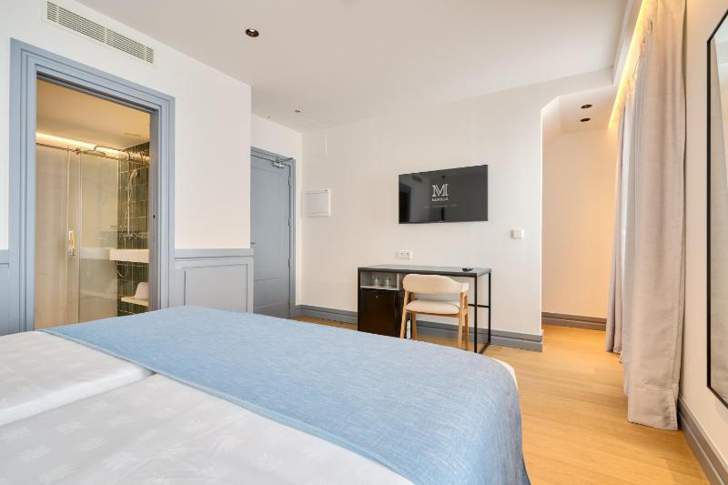 Twin Room image 3