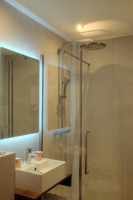 Double or Twin Room image 4