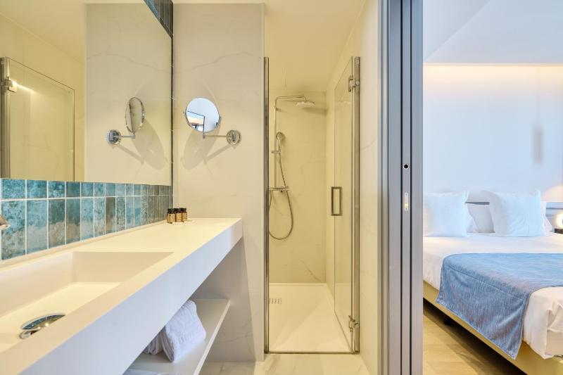 Superior Room with Jacuzzi and terrace image 3