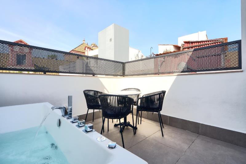 Superior Room with Jacuzzi and terrace image 1