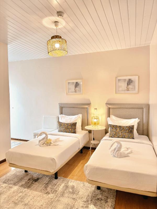 Twin Room image 2