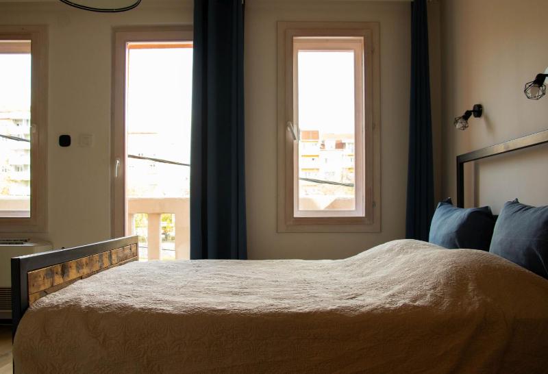 Deluxe Double Room with Balcony image 1