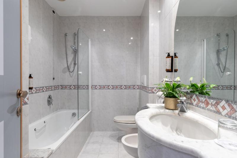 Standard  Double Room image 1