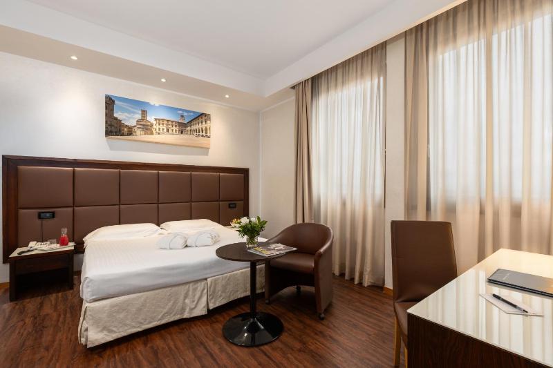 Superior Double Room image 4