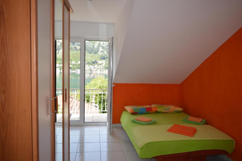 One-Bedroom Apartment with Sea View (4 Adults) image 3