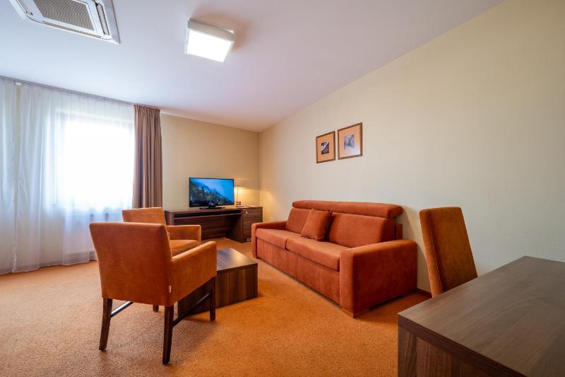 Deluxe Double Room image 1
