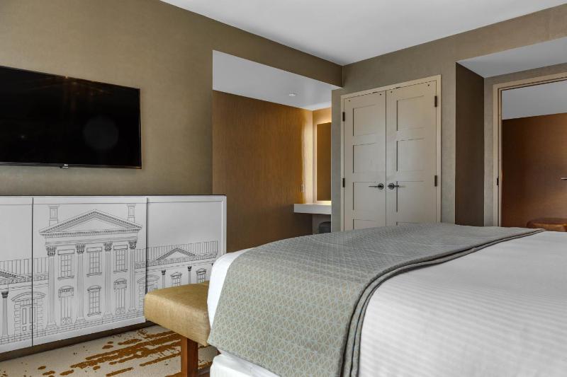 Omni Louisville Hotel - image 16