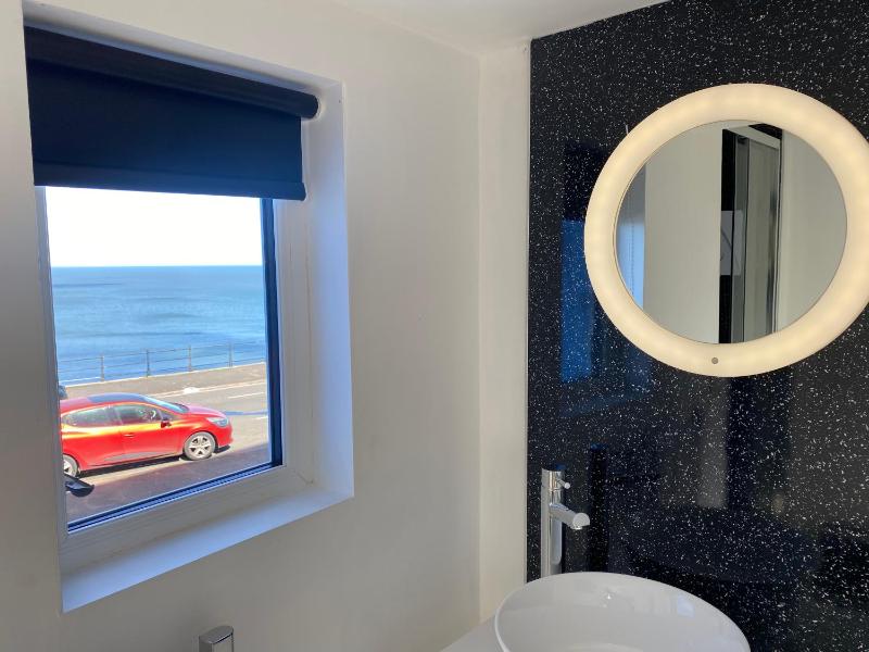 Classic Double Room - First Floor image 1