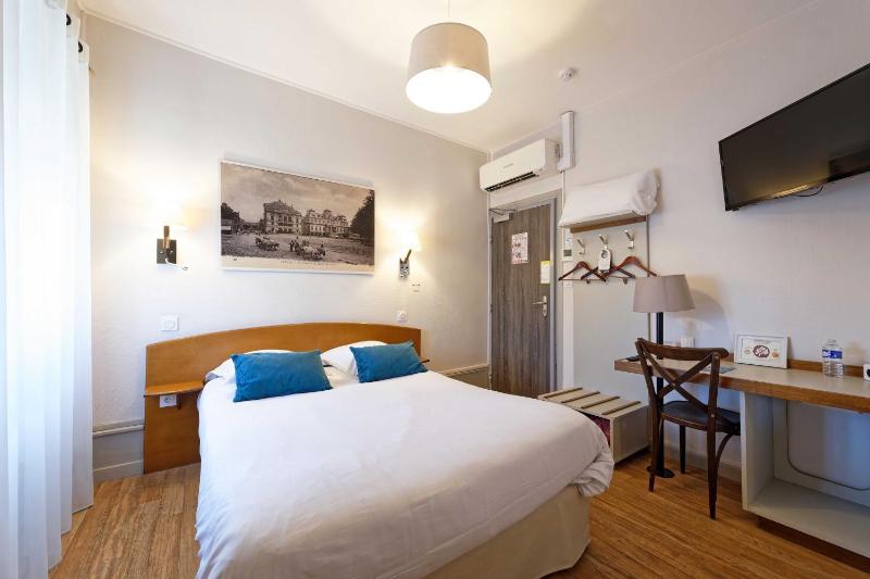 Double Room image 2