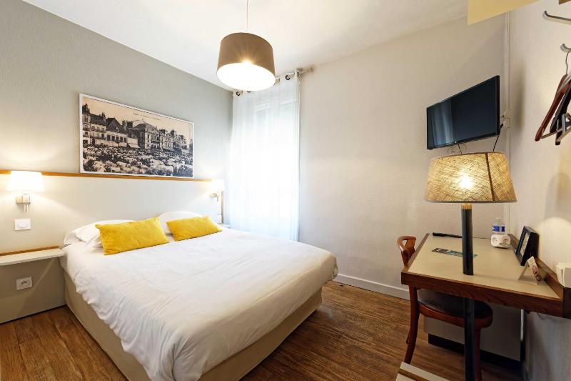 Double Room image 1