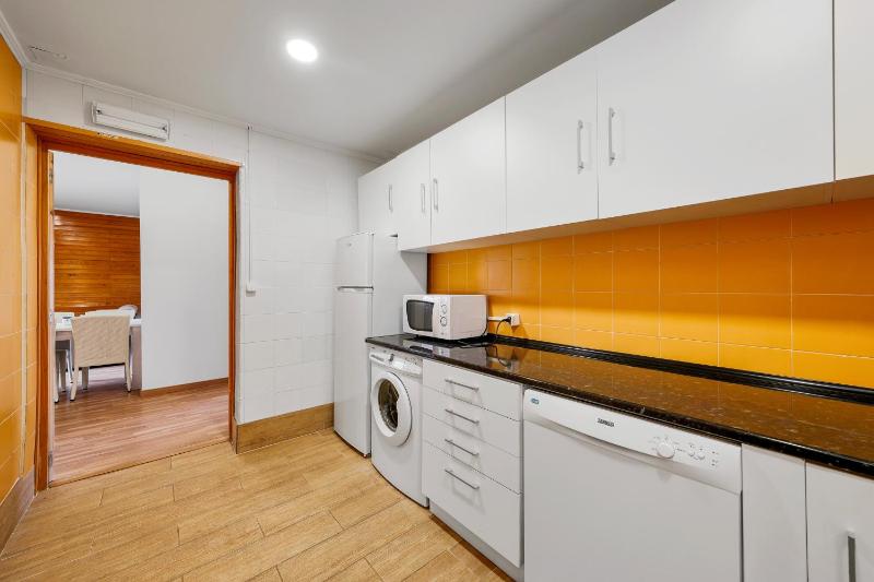 Two-Bedroom Bungalow image 3