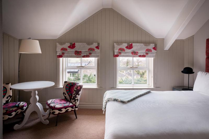 Small Double Room image 2