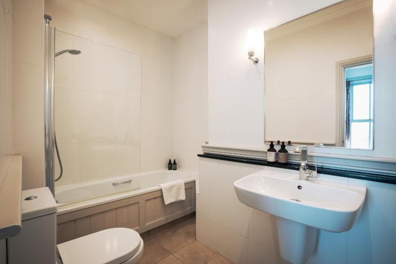 Luxury Double Room with View image 2