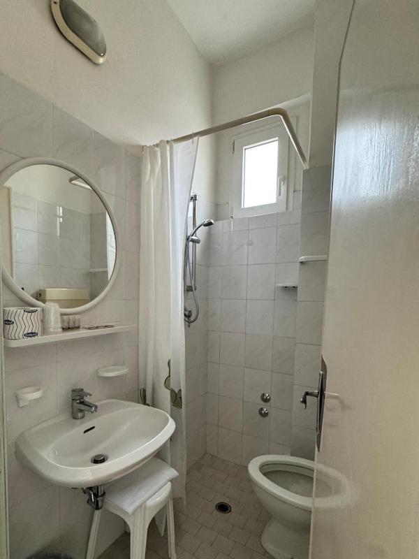 Triple Room with Balcony image 2