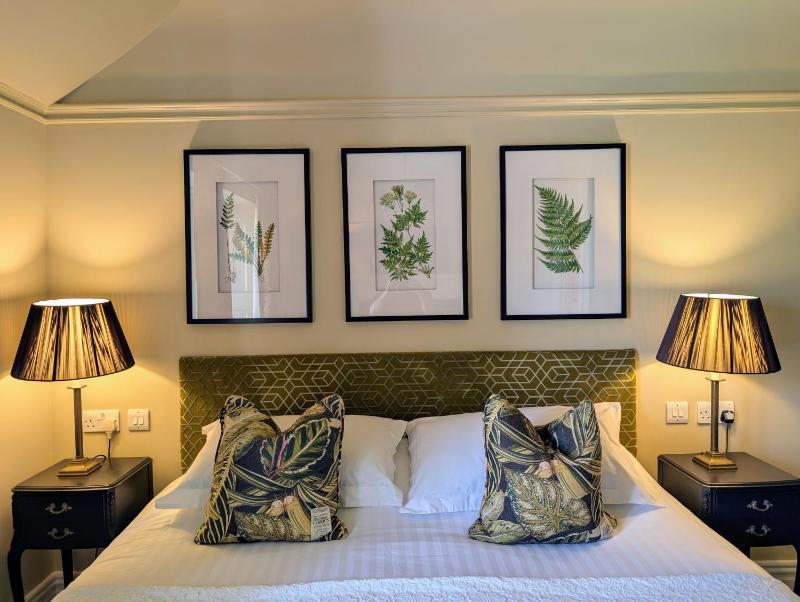 Deluxe Double Room image 3