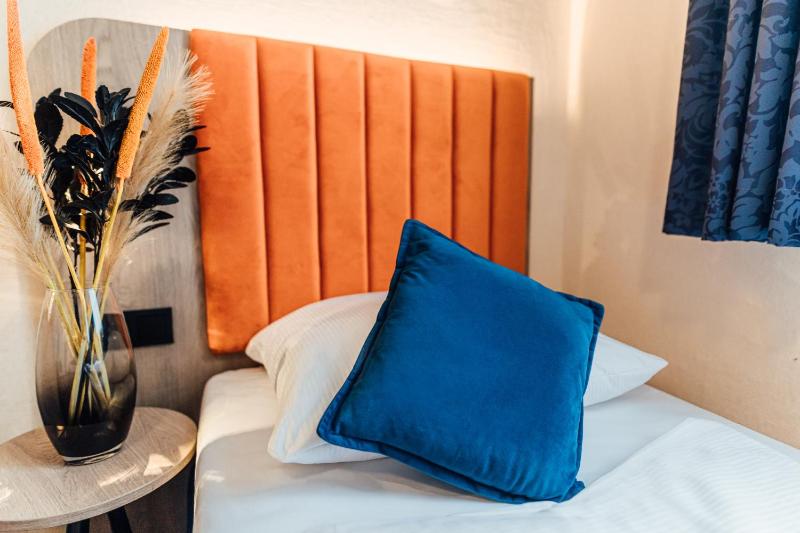 Double Room image 2