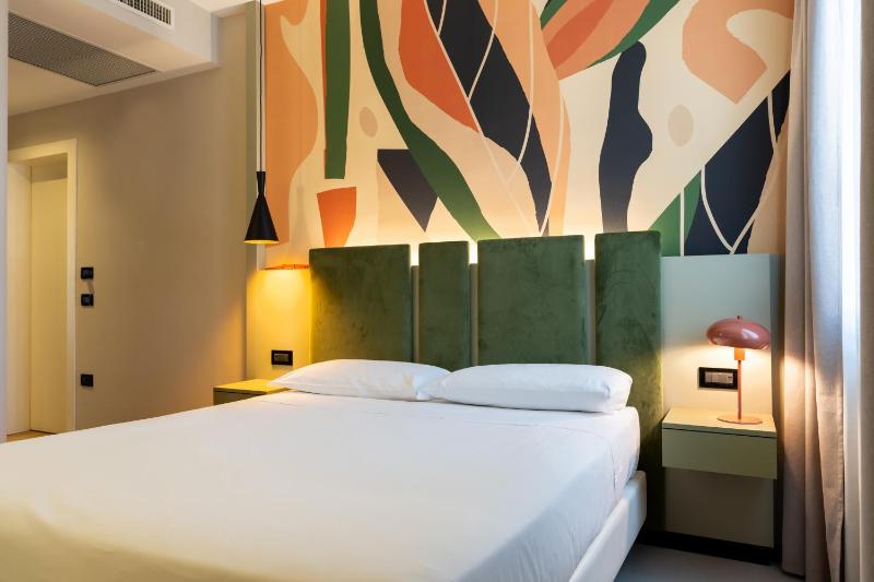 Standard Double or Twin Room image 1
