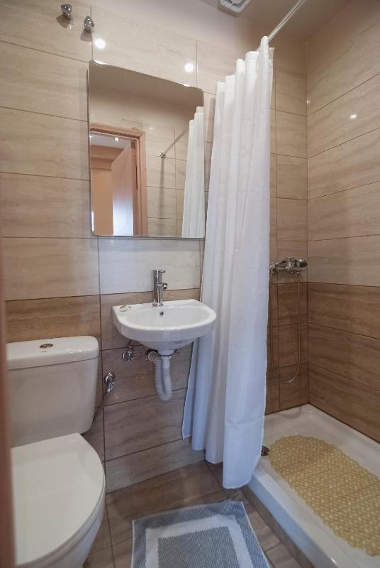 Double or Twin Room with Private Bathroom image 3