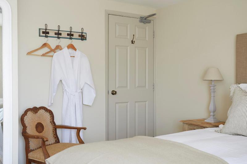 Double or Twin Room image 3
