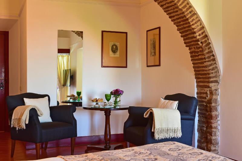 Junior Suite (2 Adults + 1 Child) image 2