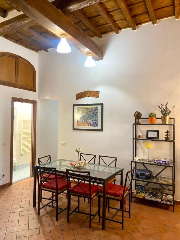 One-Bedroom Apartment image 4