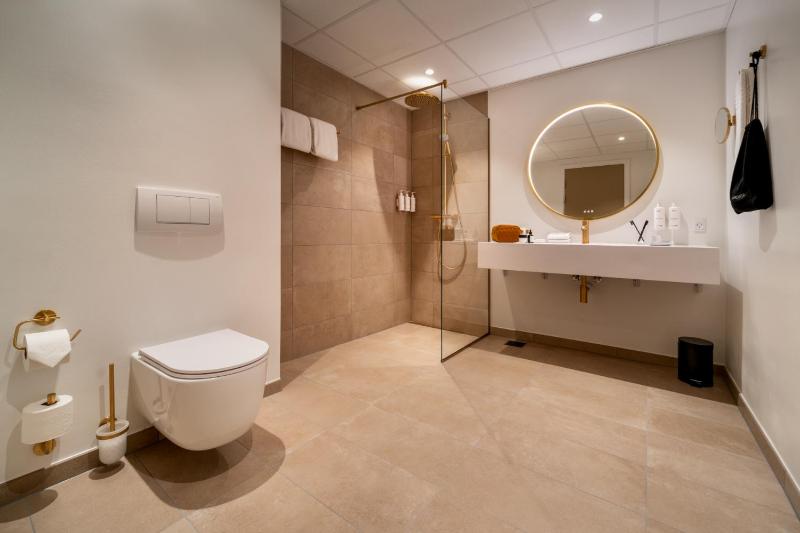 Junior Suite image 2