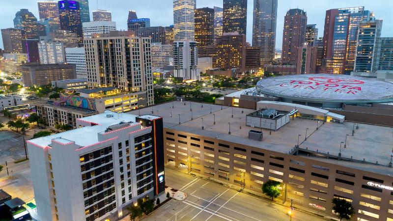 Tru by Hilton Houston Downtown Convention Center - image 10