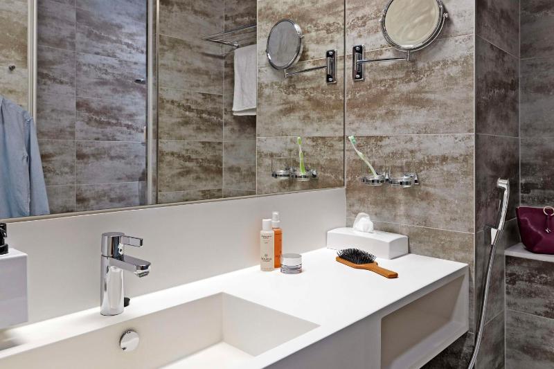 Standard Single Room image 3