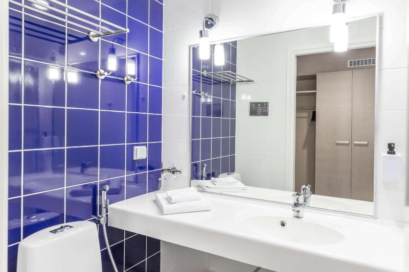 Standard Family Room image 3