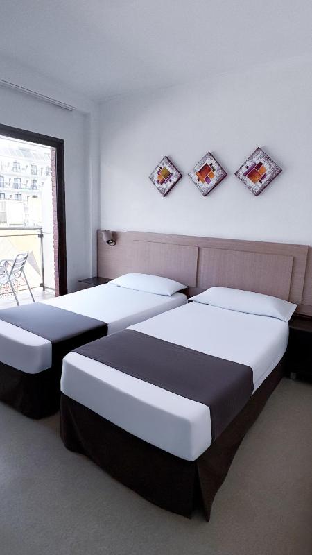 Standard Double or Twin Room with Balcony image 1